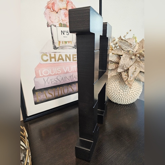 Black Decorative Letter H - Picture 3 of 4